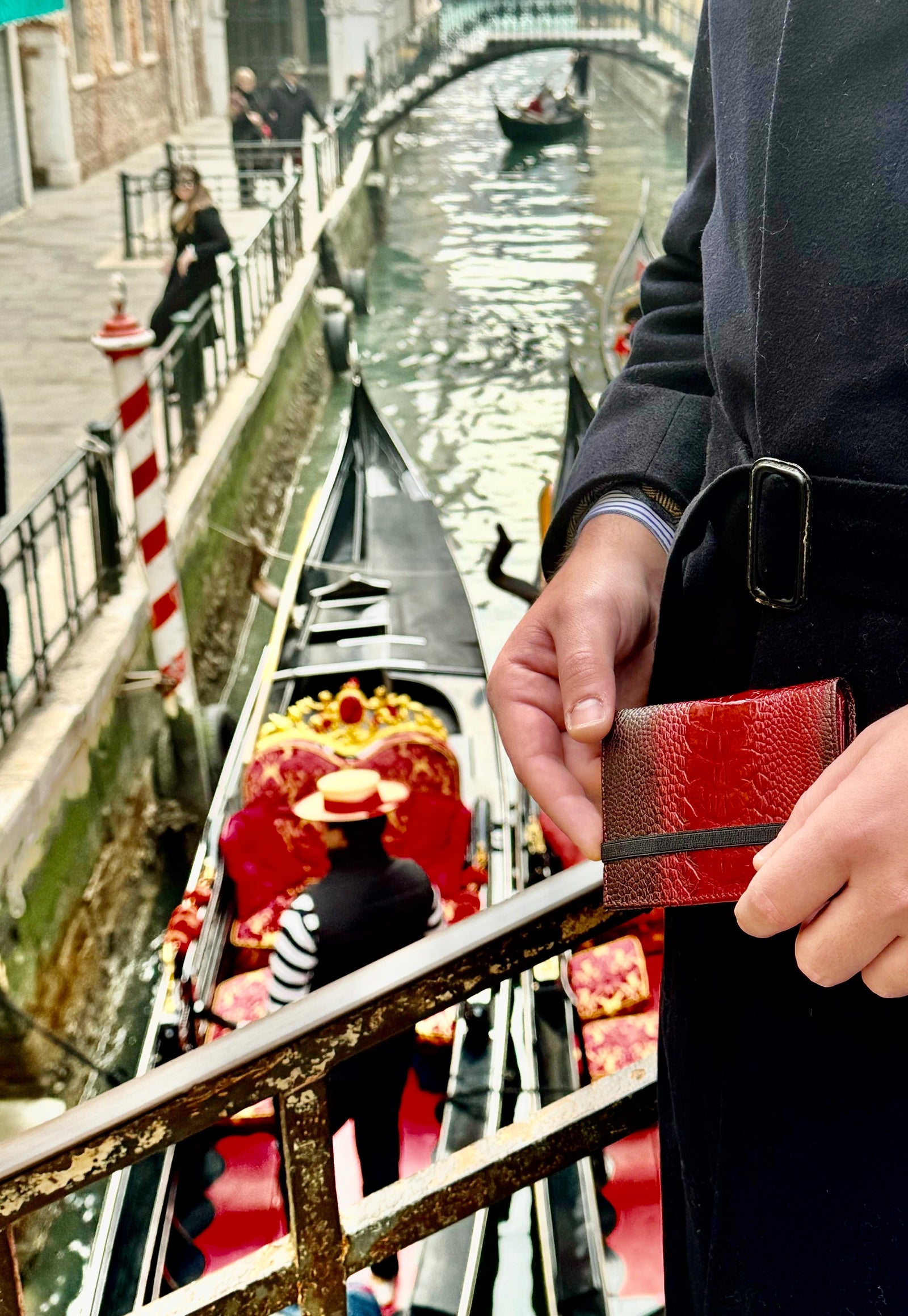 CARTERAS PATA AVESTRUZ y GRABADOS