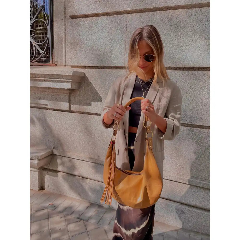 Bolso luna, el diseño timeless.