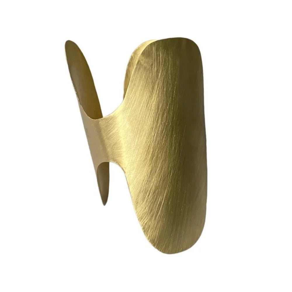 Brazalete dorado curva, May Gañán - piamontemadrid