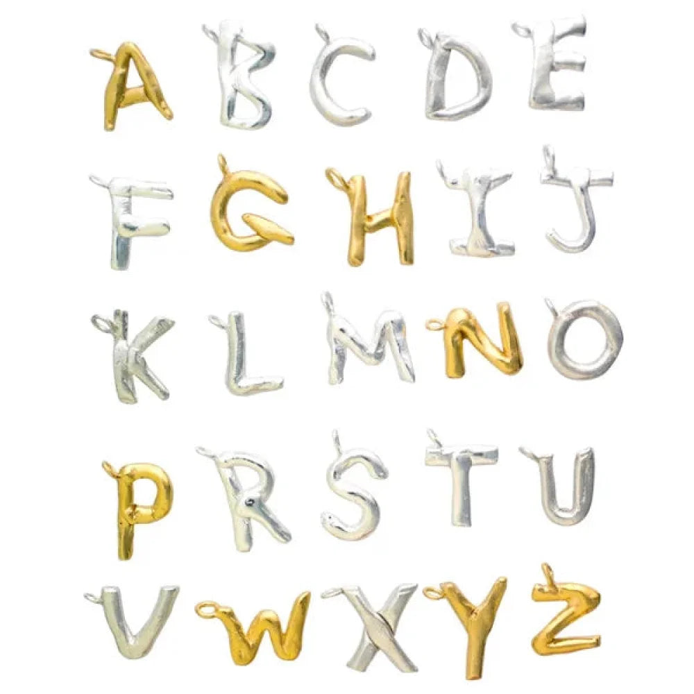 Karen Hallam, colgante con inicial plata. - piamontemadrid