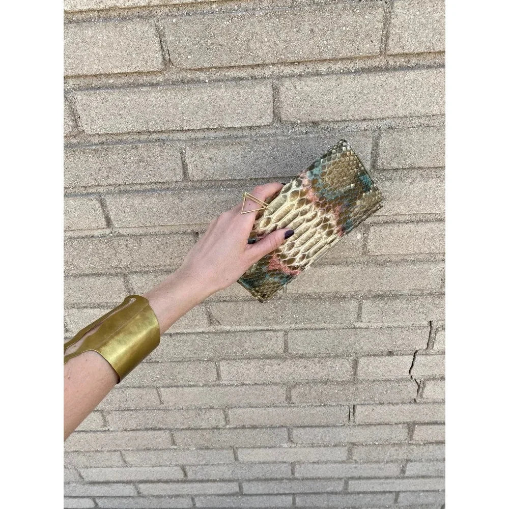 Brazalete dorado silueta May Gañán - piamontemadrid